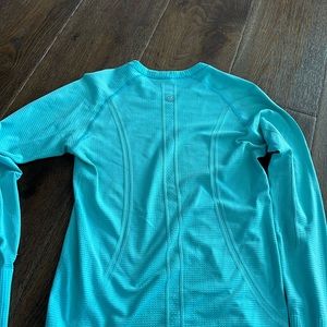 Lululemon long sleeve shirt